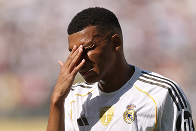 梅西已揽4金球+3欧冠，C罗1金球+1欧冠，同龄姆巴佩仍0金球0欧冠