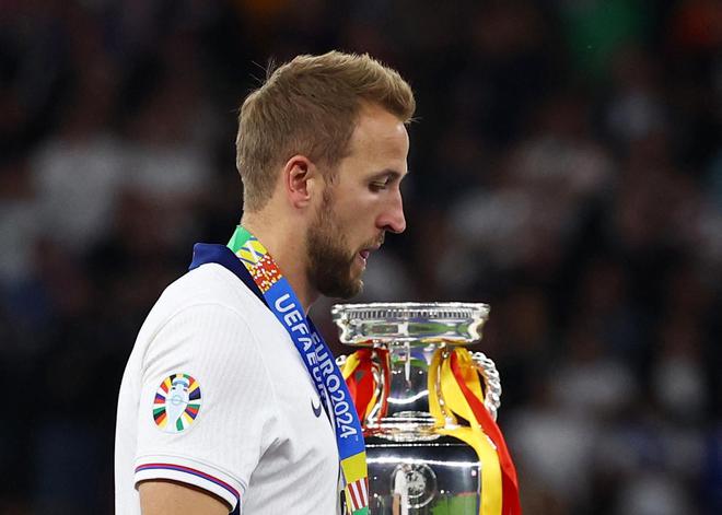 霍尔特比放话：愿凯恩今年拿荣誉，打脸质疑者