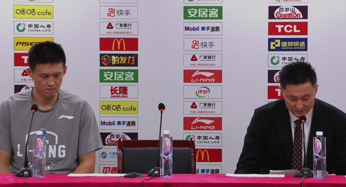 52分大胜！赛后杜锋给万圣伟送上祝福，调侃队长周鹏话里有话