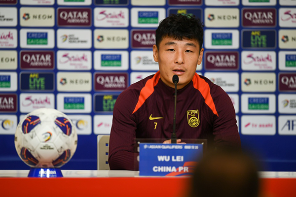 武磊膝伤缺国足两轮，回海港连踢 4 场，名嘴质疑足协杯决赛必上