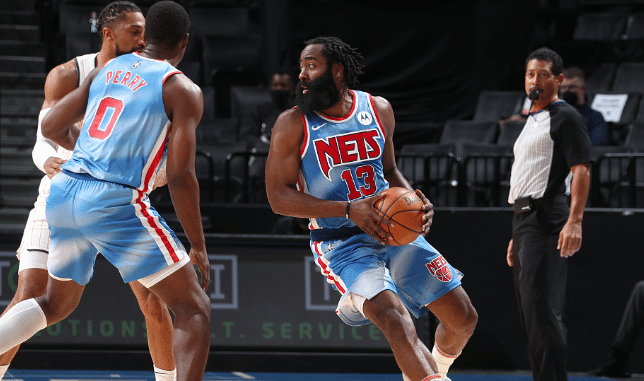 惺惺相惜！詹姆斯点赞哈登首秀30+三双创纪录，火箭将帅沉默