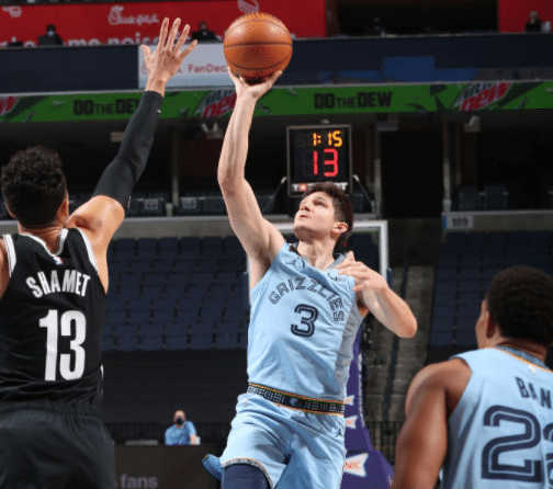 43+5+6！篮网第三巨头轰7记三分，杜兰特欧文缺席仍险造22分逆转