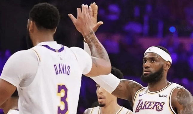 仅次于詹眉！字母弟获得10张全明星球员选票，力压卡鲁索遭调侃