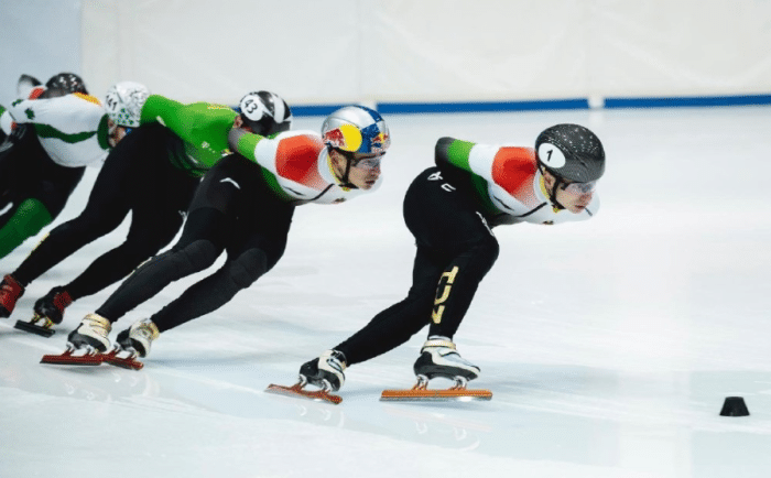 勇夺2金！刘少昂统治世锦赛完成大满贯，白人妈妈太年轻