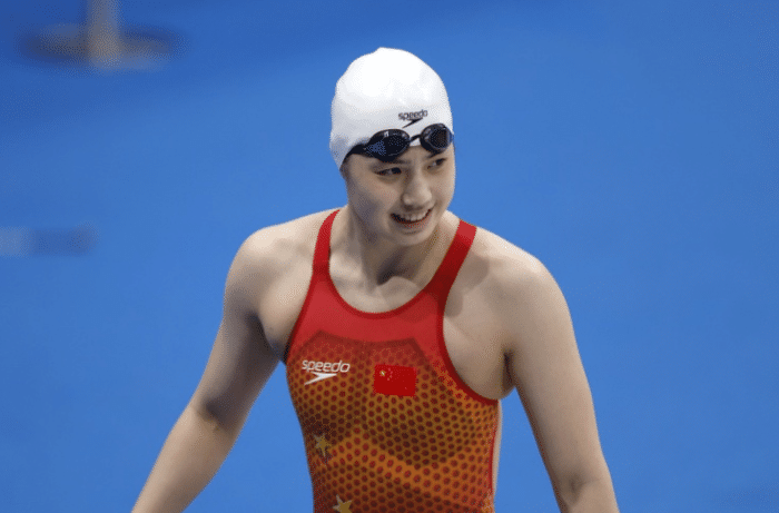 打破亚洲纪录！中国悍将霸气夺金，拒绝和孙杨握手的英国选手夺银