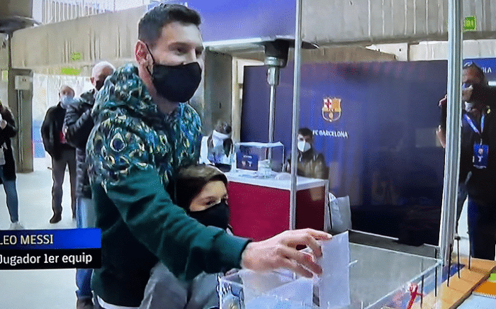 巴萨主席大选拉开帷幕！梅西等现身投票，最终悬念揭晓时间出炉