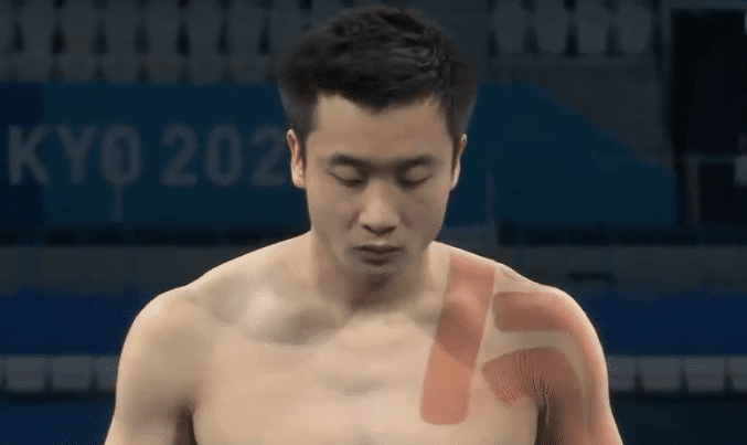 1.95分险胜！曹缘一跳定乾坤，高举双臂拥抱教练，难度王遗憾落败