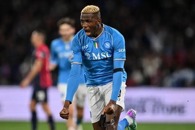 奥斯梅恩那不勒斯前景迷雾：留队或面临雪藏危机，转会窗口或成破局关键