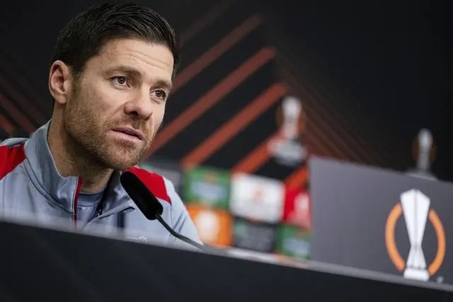 官方：阿隆索下赛季将继续执教勒沃库森