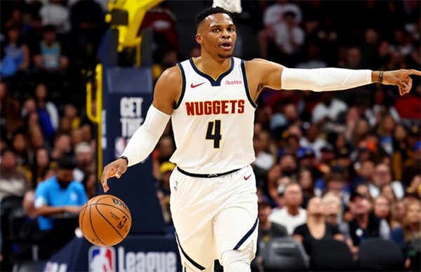 17分逆转奇迹！威少14投高效轰21分，拼满最后22分钟助掘金险胜鹈鹕