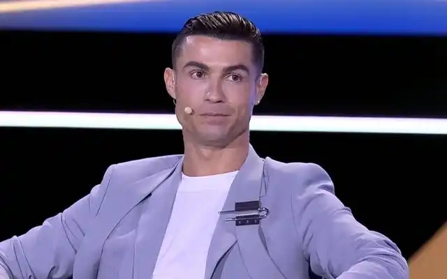 C罗质疑金球奖引发思考：评选标准是否公正？