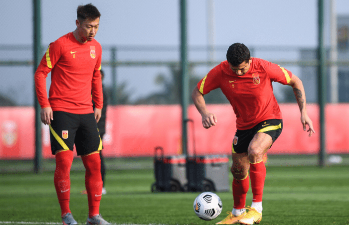 2变革保12连胜！国足主力11人浮现：武磊+4归化领衔，冲击2大纪录