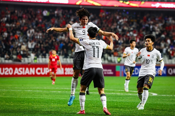 伊万彰显用人魄力：送18岁国青双星跳级踢18强赛，塞鸟受重用