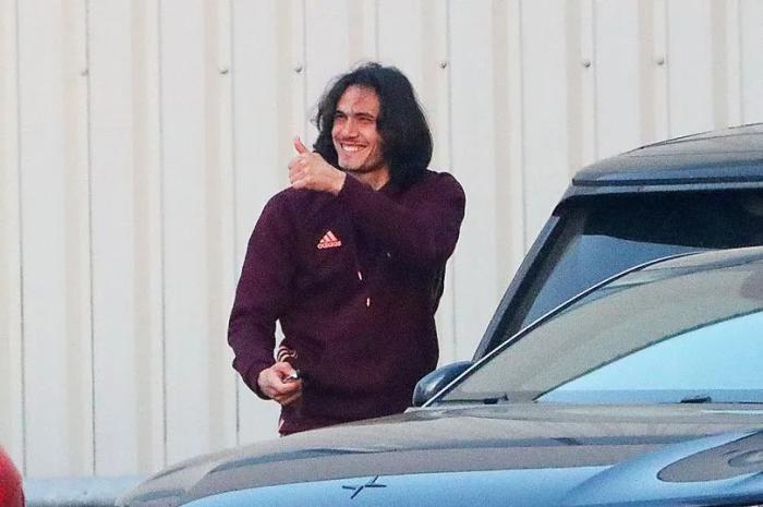 卡瓦尼伤愈随曼联出征水晶宫！曼联登顶后只赢2场，索帅否认崩盘