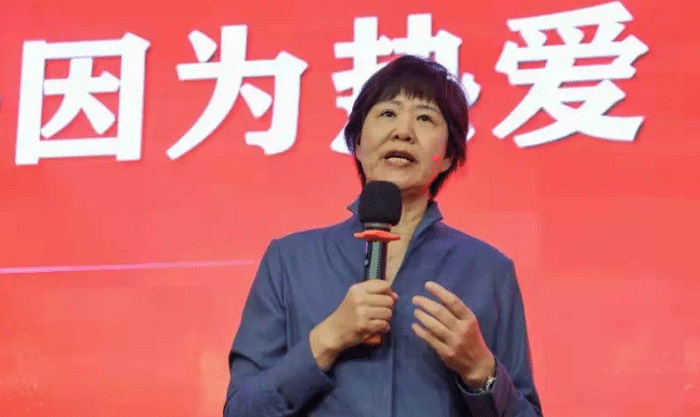 郎平再谈疫情影响！朱婷等人无法做手术，执教中国女排问心无愧