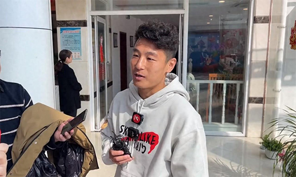 被球迷喊话退役，武磊发声，官宣决定，4字表态，郑智支持