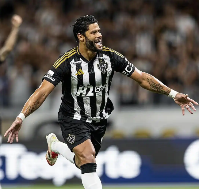 38岁胡尔克逆天！439球追平内马尔，并列巴西射手王