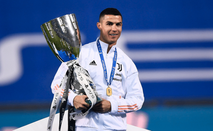 41-26！碾压梅西！C罗踢疯了，创下2纪录夺MVP，自评生涯最佳一球