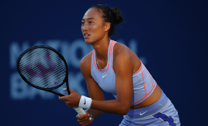 郑钦文掀翻前美网冠军：首进大赛8强再创纪录！重返中国一姐宝座