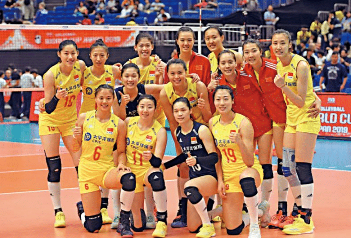 林莉落选引争议，为何31岁的刘晓彤能够入选？郎平也很无奈