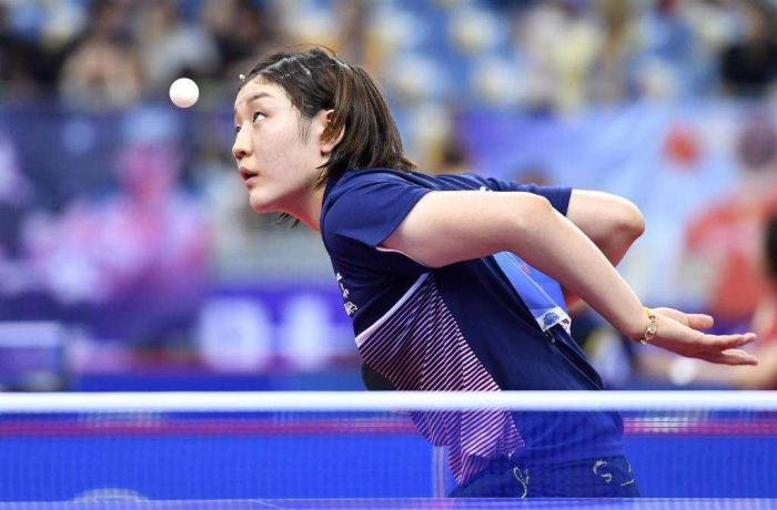 为何不让刘诗雯参加女单？0-2落后，马琳着急，陈梦的反应给出答案