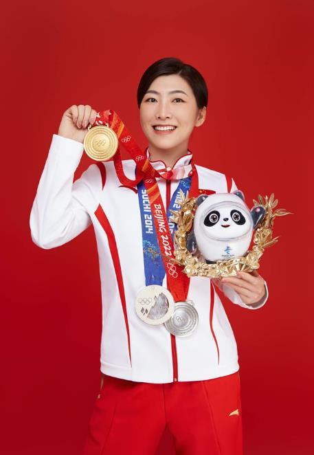 赴任新岗位，33岁徐梦桃履职新职务，薪酬曝光，武大靖送祝福