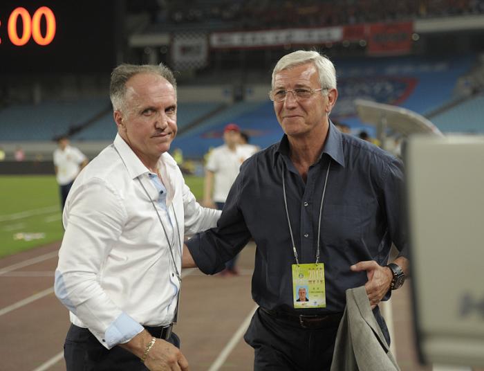 情义！最高上座率和抗击恒大，江苏队解散德拉甘一直问球迷怎么办