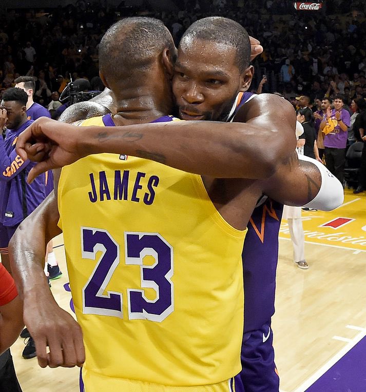 湖人追 KD 有戏？名记曝里夫斯等四将可配平薪资，选秀权或成关键