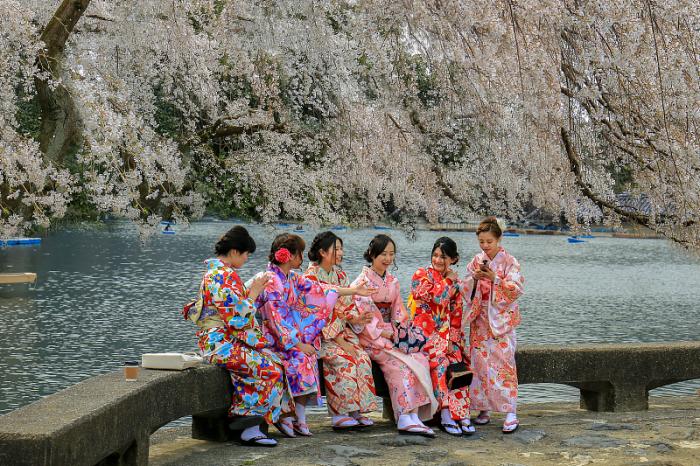 奥运村物价高！开幕式用云科技直播，选手买汉堡和可乐翻几倍