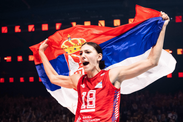 女排世锦赛王者出炉！卫冕冠军夺魁疯狂庆祝：12连胜+登顶NO.1