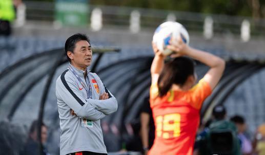 体坛周报：中荷女足共交手13次，中国仅2负占优