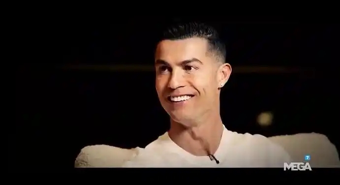 C罗放话教姆巴佩踢中锋，足坛哗然！