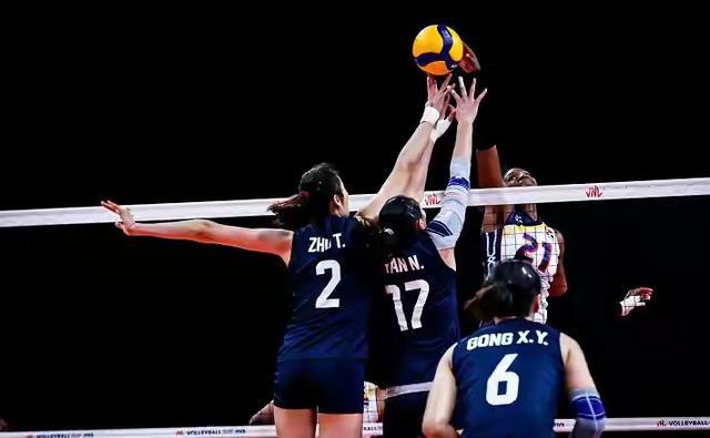 太可爱，朱婷河南口音英语弄懵裁判，球迷：球员就是要有开口勇气