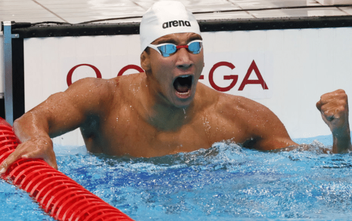 奥运8道奇迹！19岁非洲小伙上演刘翔式壮举，夺金后挥拳激情庆祝