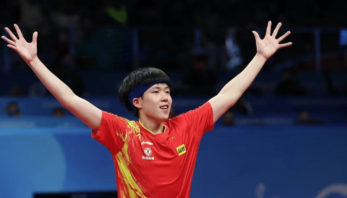 晋级八强！王楚钦3-1奥恰洛夫，连续淘汰前10强敌，静候马龙