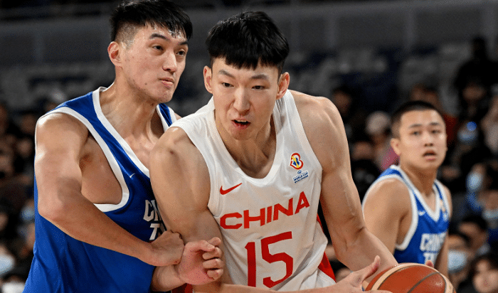 遗憾！曝周琦无缘亚洲杯首战对阵韩国，此前机场晕倒+酒店隔离