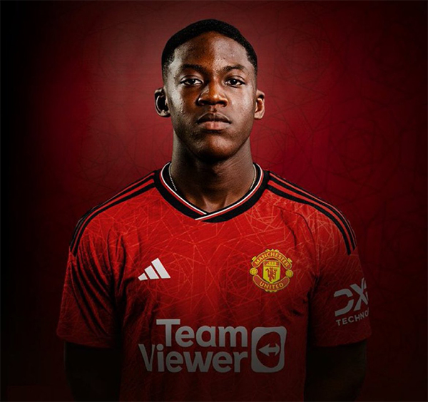 曼联决定提前加薪续约新帝星！滕哈格警告其做一事，确保前途光明