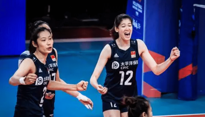 中国女排出征！国际排联高度关注，盛赞李盈莹：朱婷之后得分王
