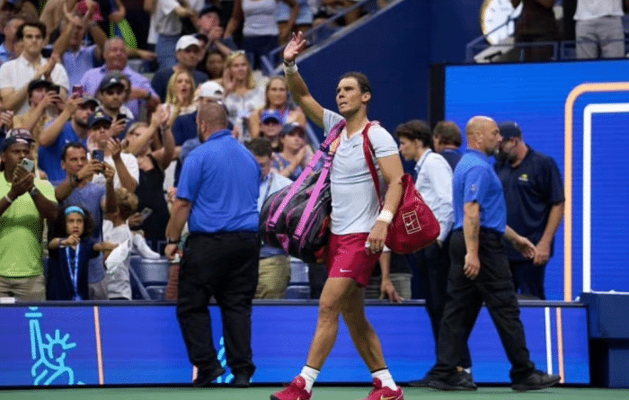 送纳达尔出局！蒂亚福掩面哭泣+扔球拍庆祝，詹姆斯：年轻的国王