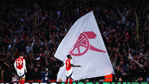 阿森纳争冠警报拉响：2 轮不胜，补时惊现争议判罚之殇