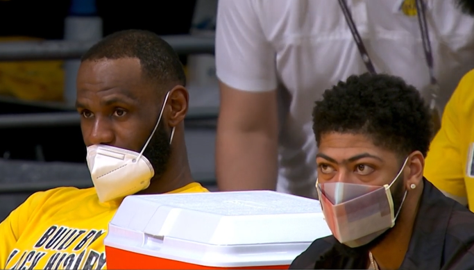 香蕉船兄弟上演相爱相杀 湖人欲挑落太阳