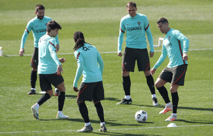 3-0！4-2！欧洲冠军踢疯了+迎86亿盛宴，C罗冲4大纪录，CCTV5直播