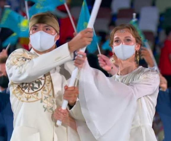 奥运开幕式，旗手朱婷为何偷偷敬军礼？朱婷的小心思太暖心了