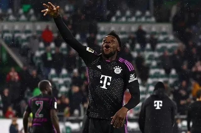 詹俊：下赛季皇马如果左后卫戴维斯加盟，是不是宇宙无敌了？ ​​​