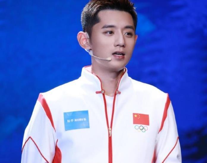 有名有颜，为何和景甜分开？张继科采访给出答案，两因素或成关键