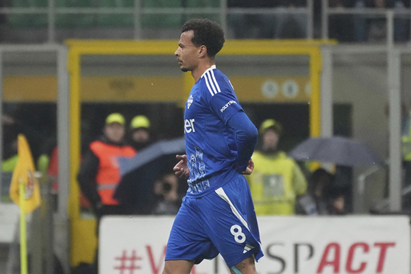 曾值1亿的英格兰帝星，意甲首秀仅10分钟染红，对手求情无果