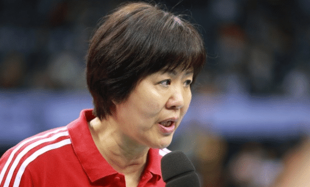 拒绝官方球馆，节俭的中国女排为何自费租场地训练？郎平用心良苦