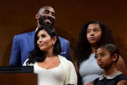 奥尼尔为何试图花1万美元雇队友殴打科比一顿呢？