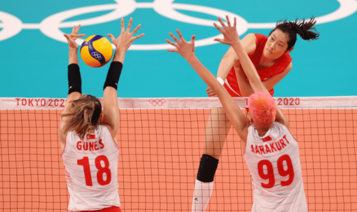 开门黑！中国女排0-3不敌土耳其，卡拉库尔特爆发，朱婷丁霞低迷