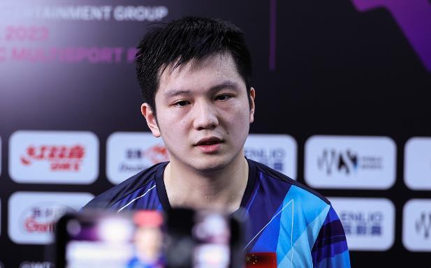 樊振东为何被小将爆冷？谁注意他赛后举动，张怡宁评价一针见血